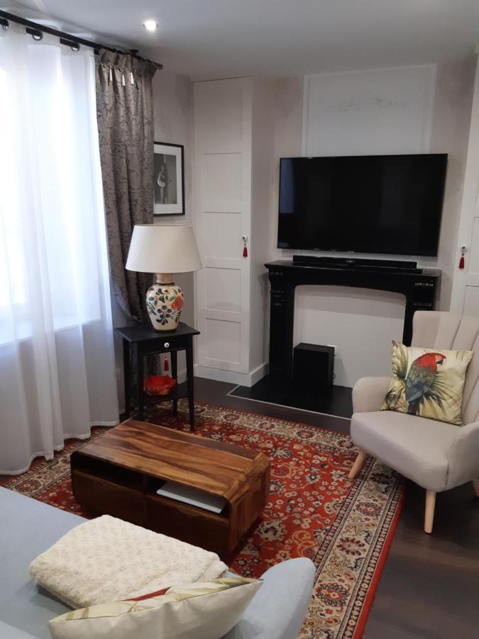 La Glycine Blanche Hotel Pomas ภายนอก รูปภาพ